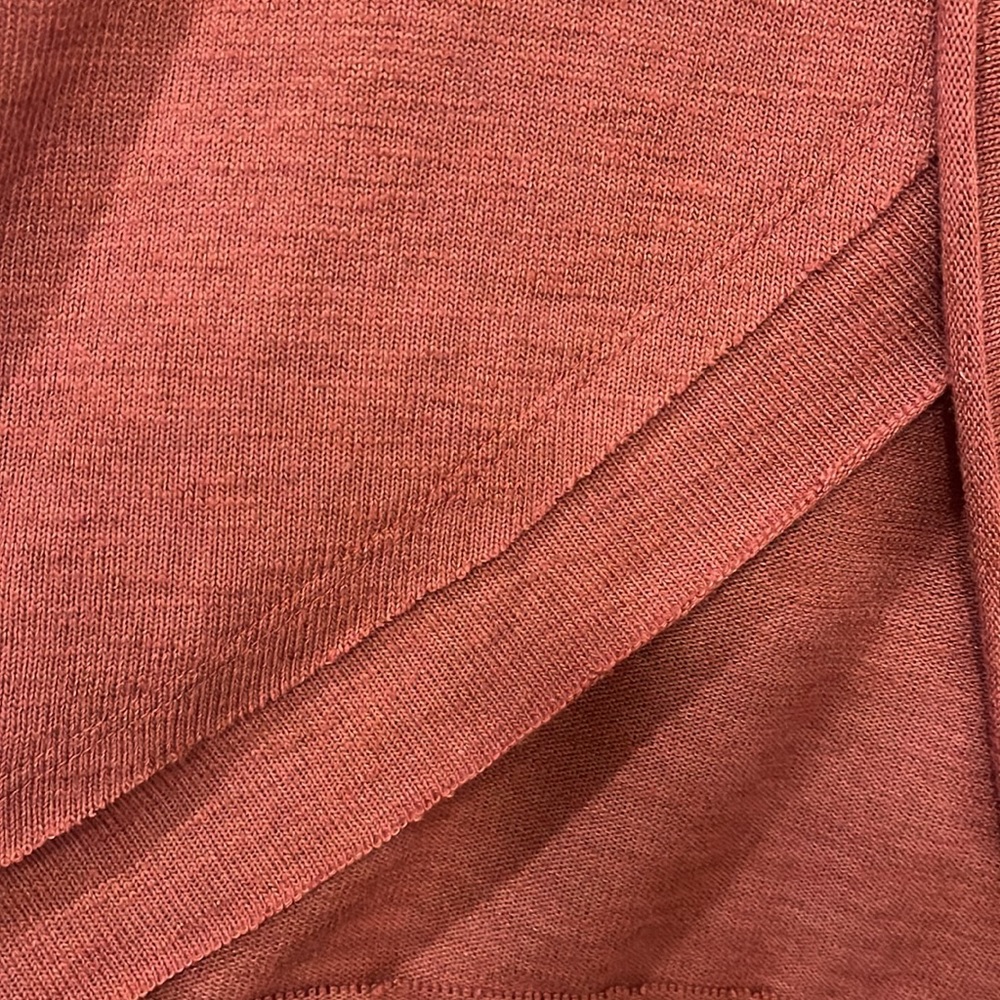 Red Rust light top - Picture 4 of 4